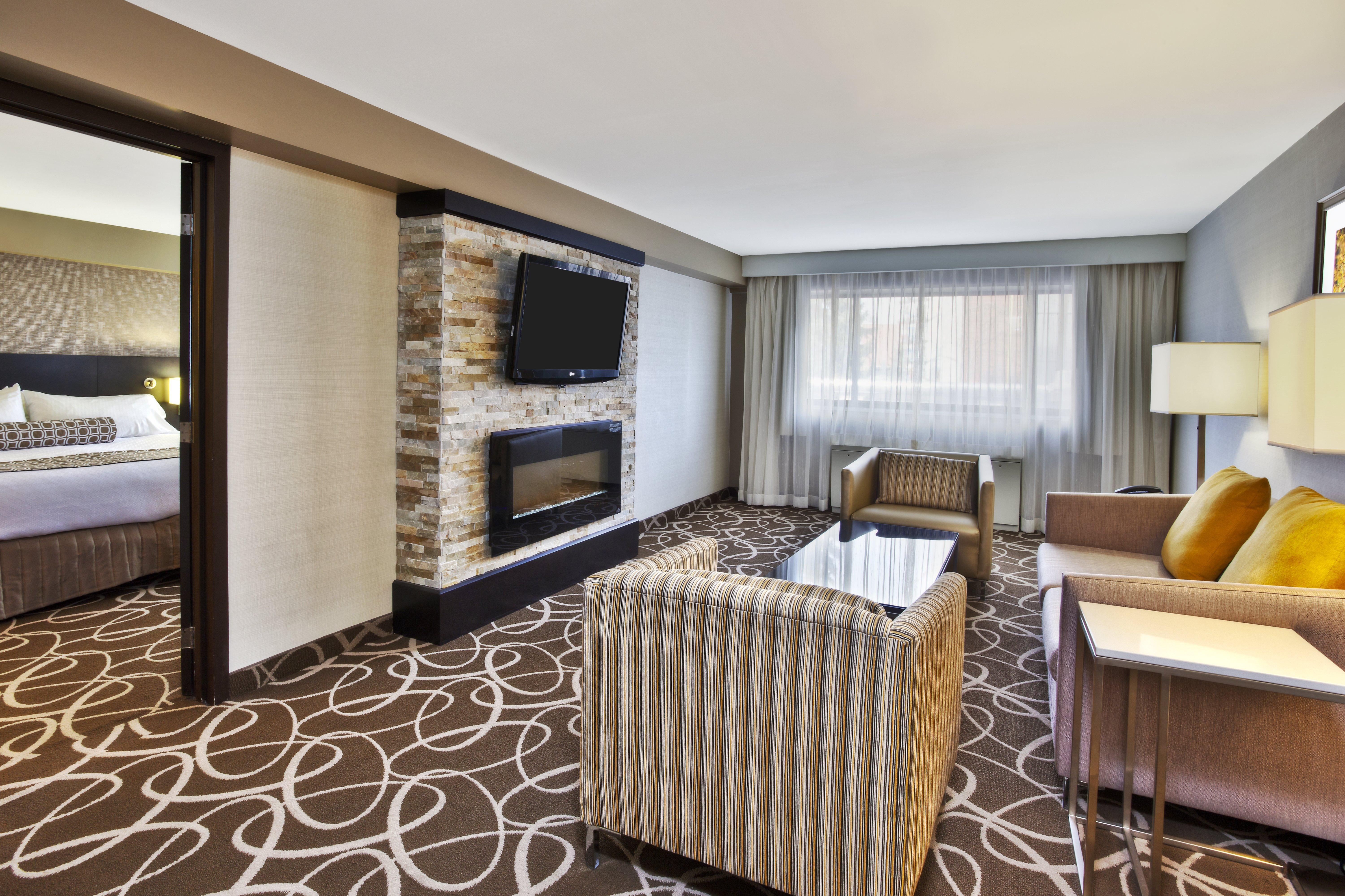 Crowne Plaza Kitchener-Waterloo, An Ihg Hotel מראה חיצוני תמונה