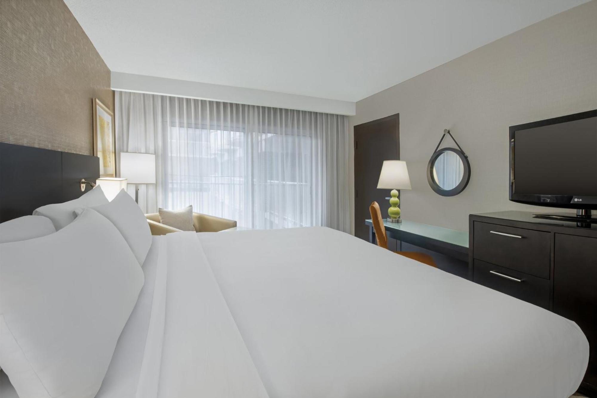 Crowne Plaza Kitchener-Waterloo, An Ihg Hotel מראה חיצוני תמונה